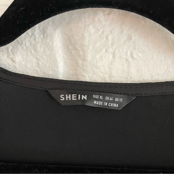 silk button up top - Picture 4 of 7